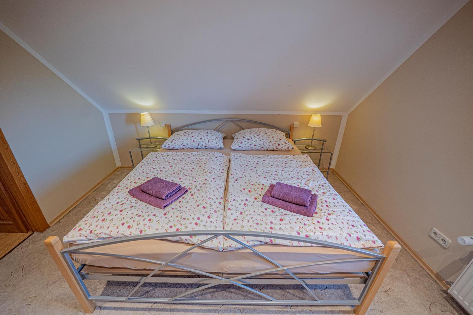 Dom Ogrodnika Apartamento Jezow Sudecki Exterior foto