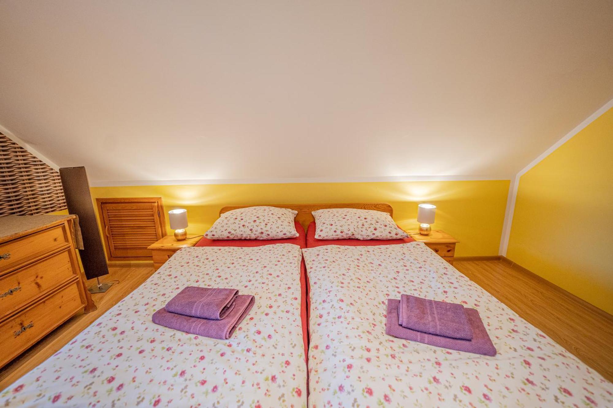 Dom Ogrodnika Apartamento Jezow Sudecki Exterior foto