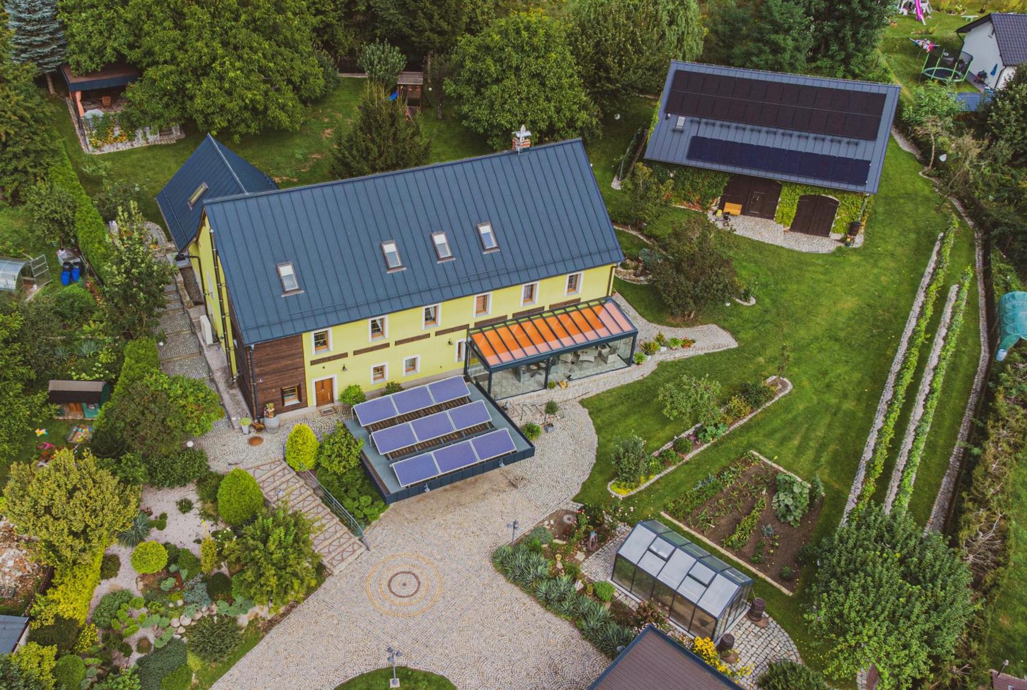 Dom Ogrodnika Apartamento Jezow Sudecki Exterior foto